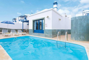 Acomari, Playa Blanca